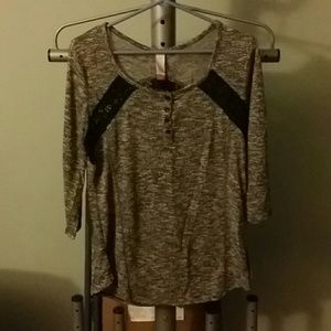 No Boundaries Shirt XXL (19) Plus